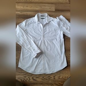DKNY white button down shirt size L slim fit